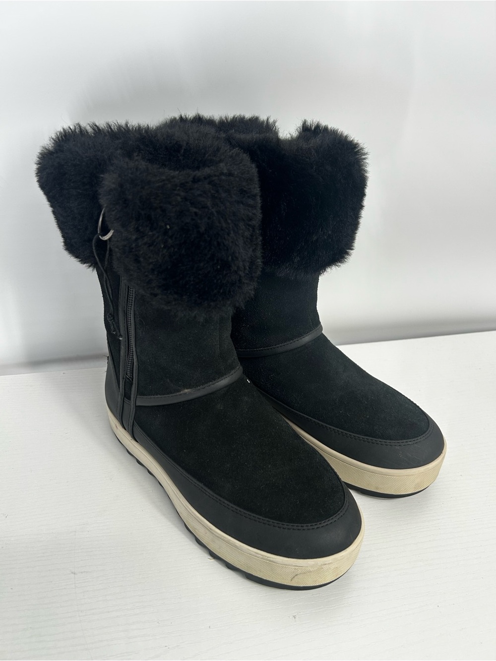 Koolaburra UGG Tynlee Fashion Black Boots Waterproof Suede Womens Size 6
